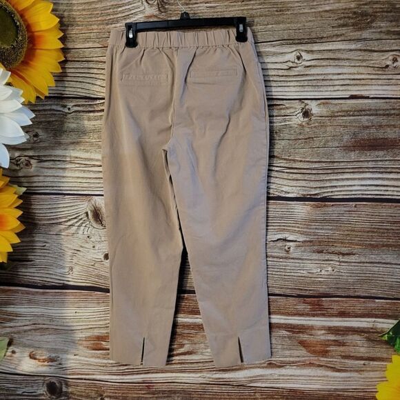 "Isaac Mizrahi live" Woman's capris Size:8 LT Tan Pre-owned - Picture 3 of 6